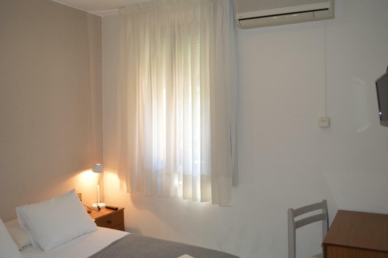 Hotel Fonda Ca La Paula Castellfollit de la Roca Exterior foto
